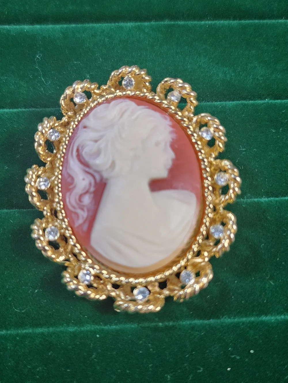 Vintage 1980s Cameo Brooch Gold Tone Filigree Rhinestone Frame Classic Lady